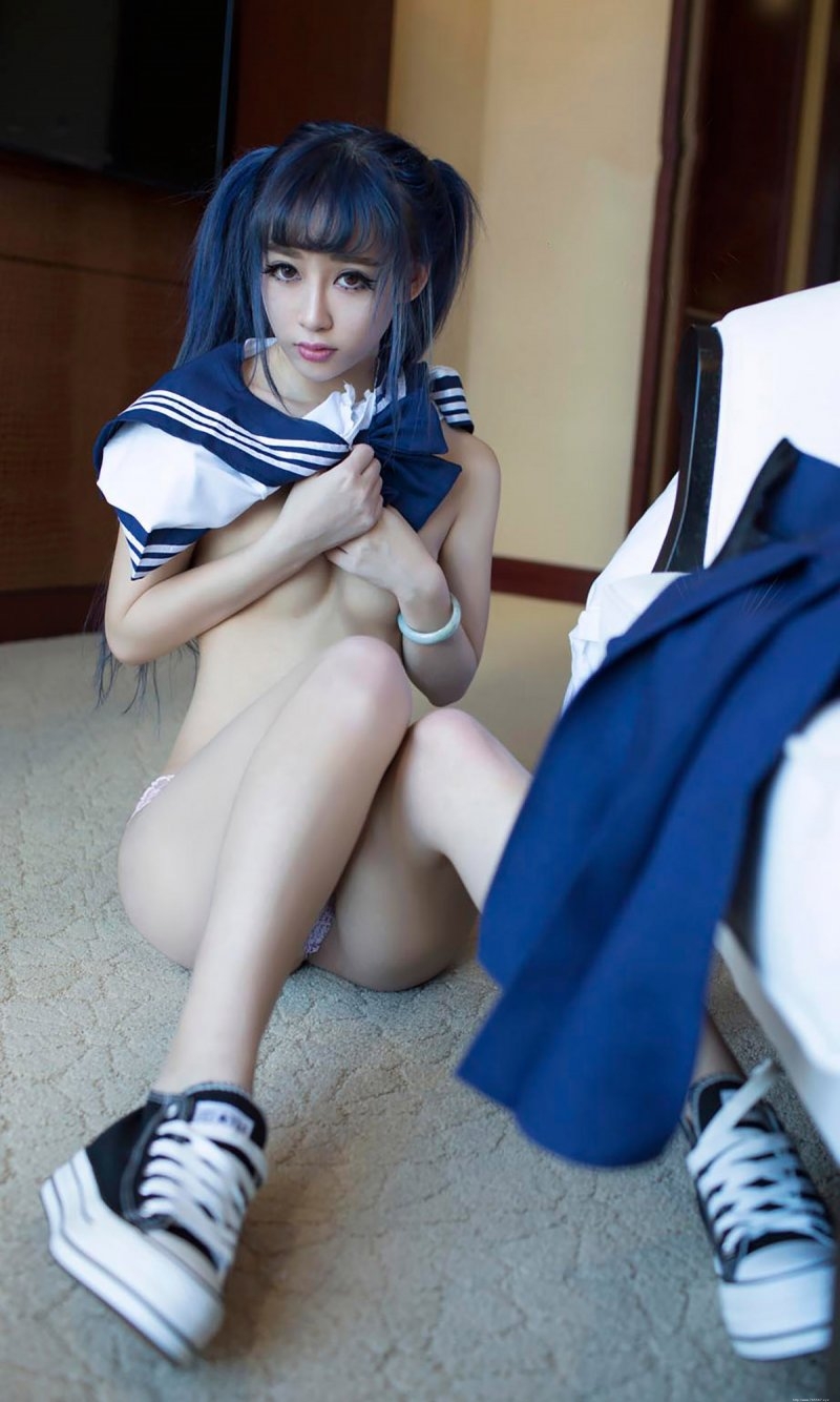 性感学生妹宾馆房间白皙美臀诱惑图