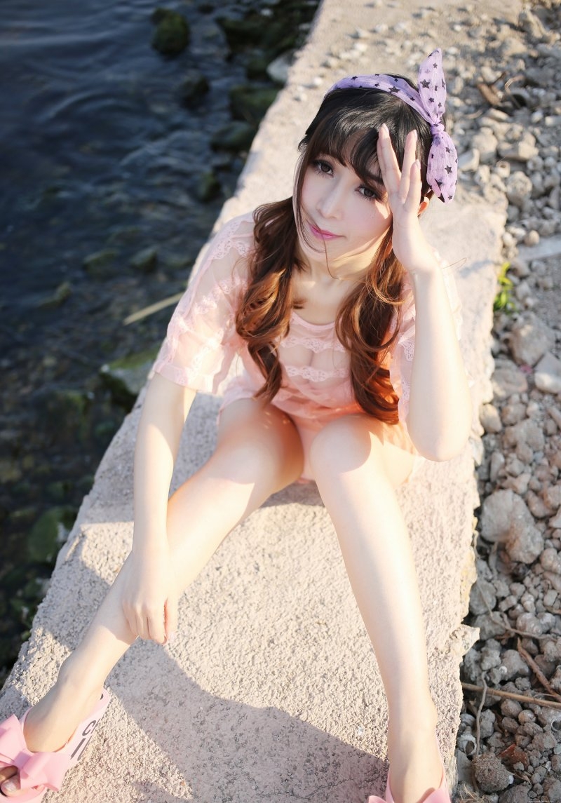 性感美胸美女张优美白嫩肤诱惑艺术写真摄影图片