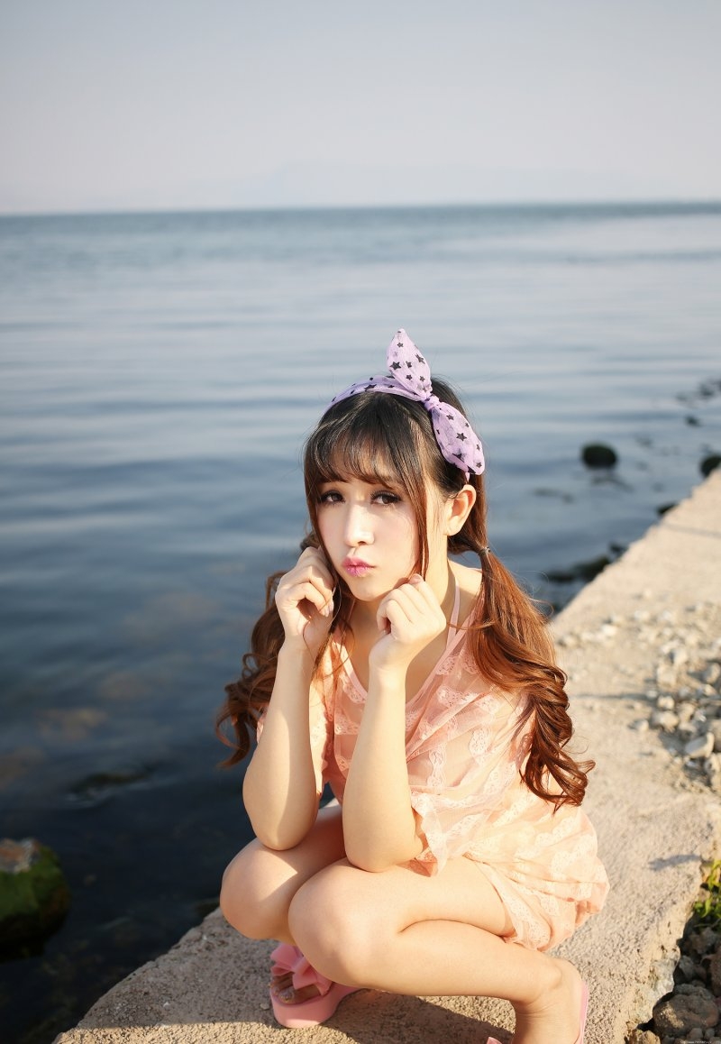 性感美胸美女张优美白嫩肤诱惑艺术写真摄影图片