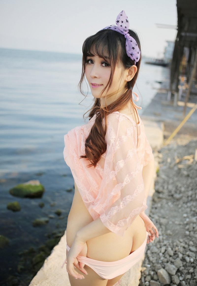 性感美胸美女张优美白嫩肤诱惑艺术写真摄影图片