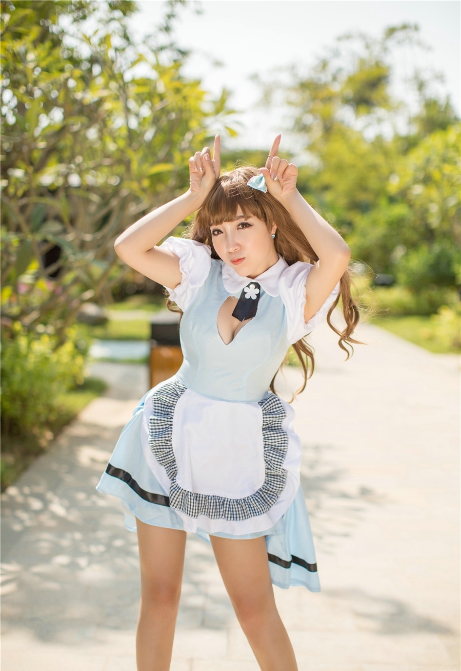 卡哇伊性感女仆黄歆苑制服情趣诱惑俏皮写真