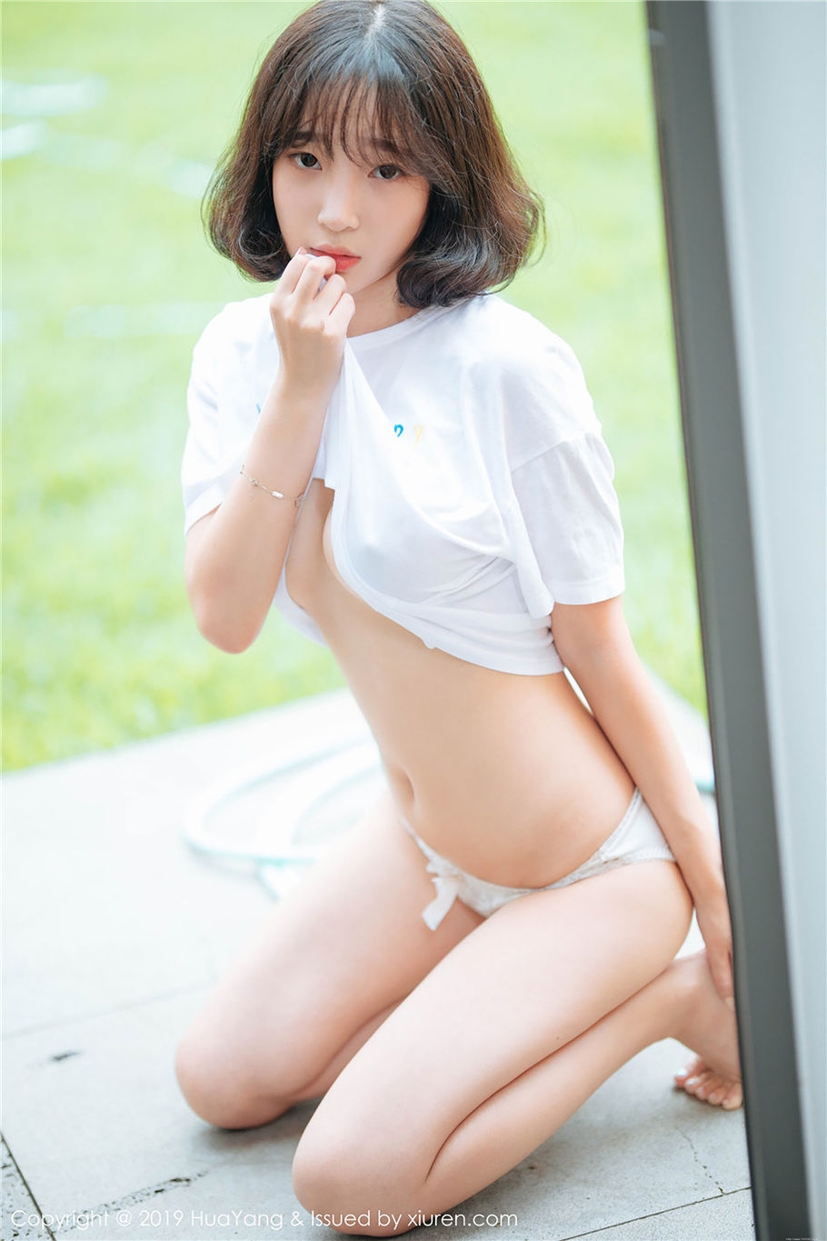 童颜美女模特_卿卿性感酥胸诱惑私拍图片