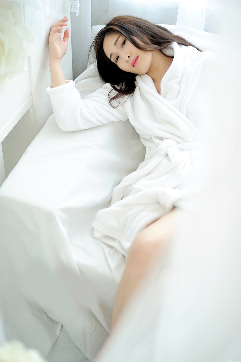 性感美腿女人丰乳诱惑极致撩人写真图