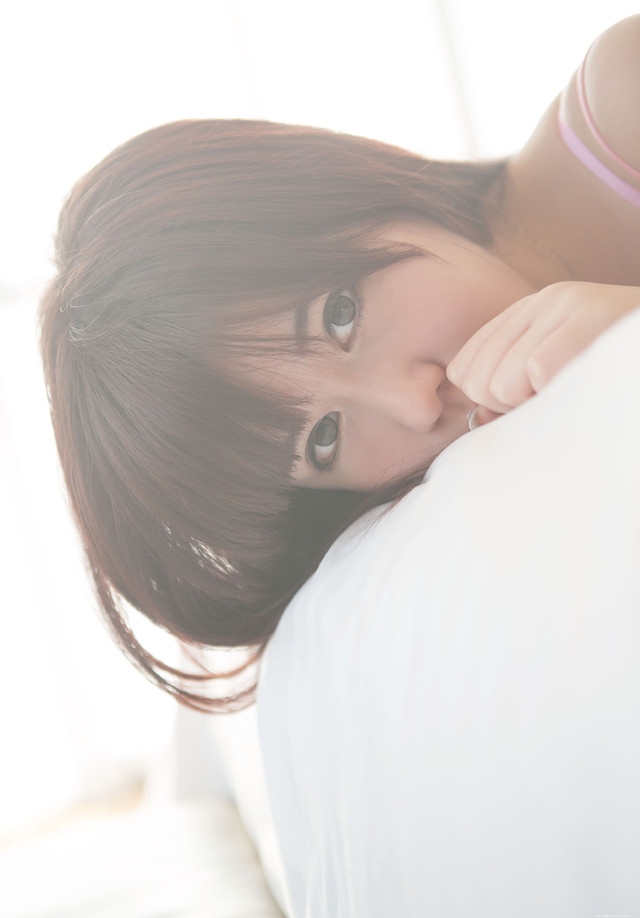 丰满可爱性感女孩楚楚动人养眼生活照写真