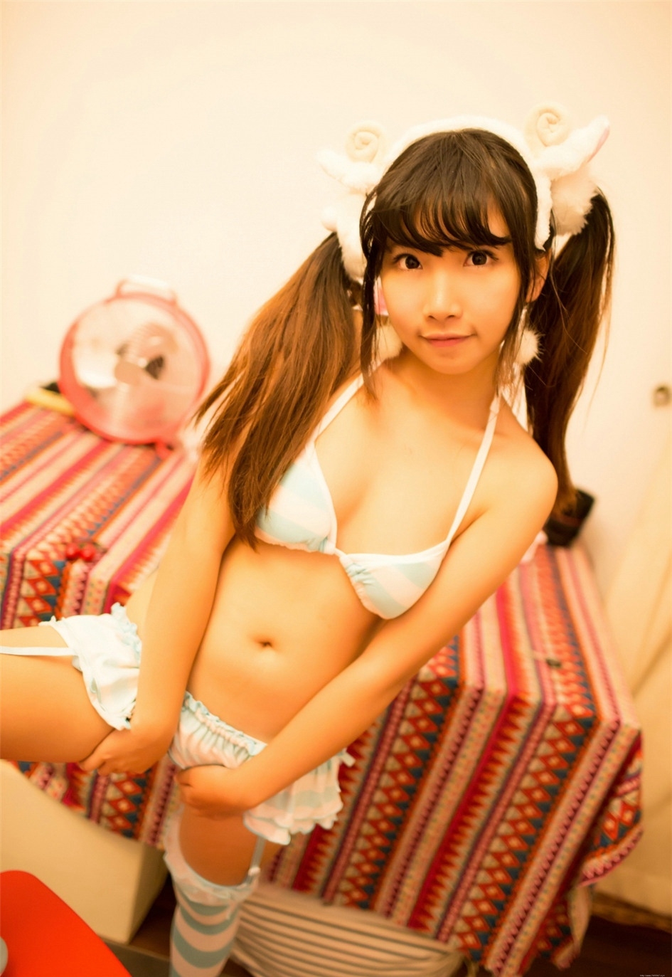 情趣内衣性感少女蜜嘟喵卖萌写真照