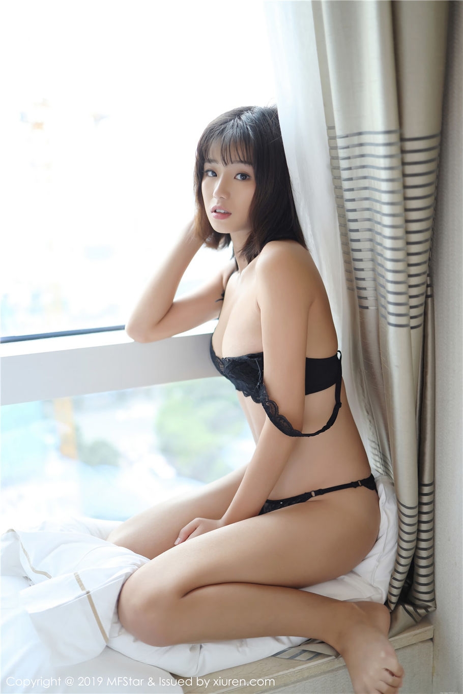 日本少妇仓井优香性感内衣玉乳诱惑写真集
