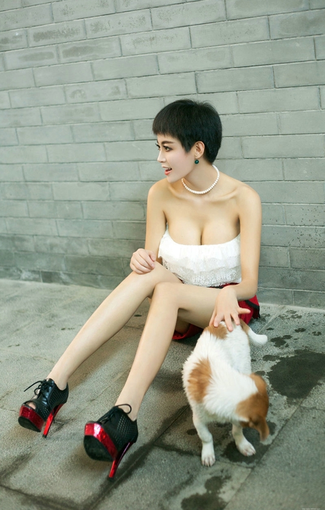 性感宝贝巨乳诱惑极品写真