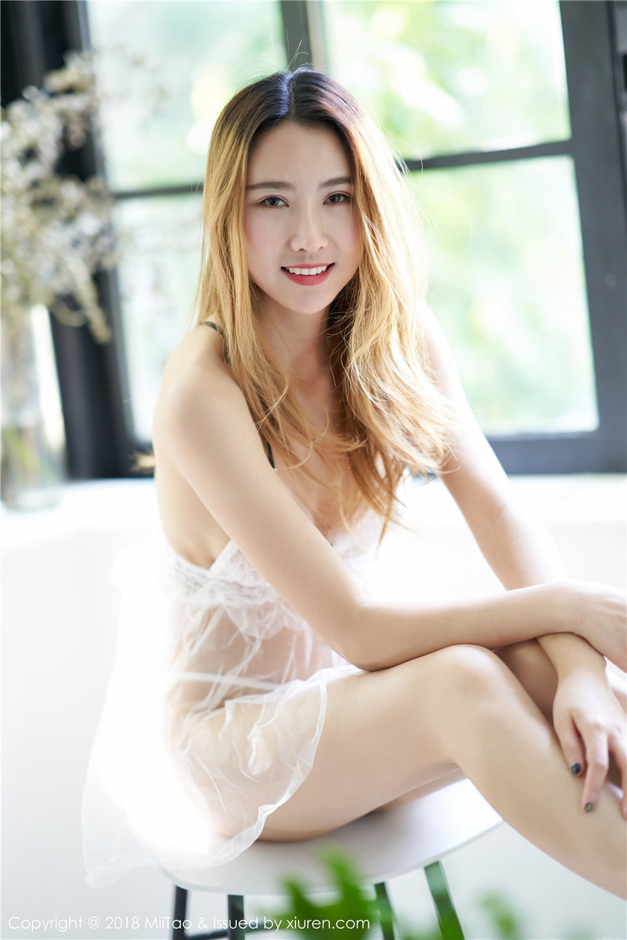 性感少妇梦梦Momo透视装大胆人体艺术图片