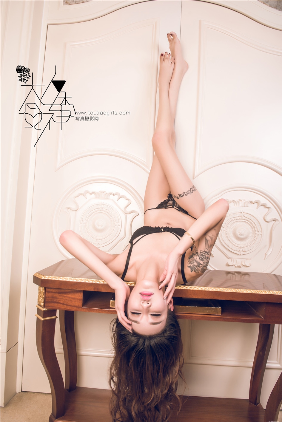 妖娆性感熟女王凌宇寂寞大胆私房照