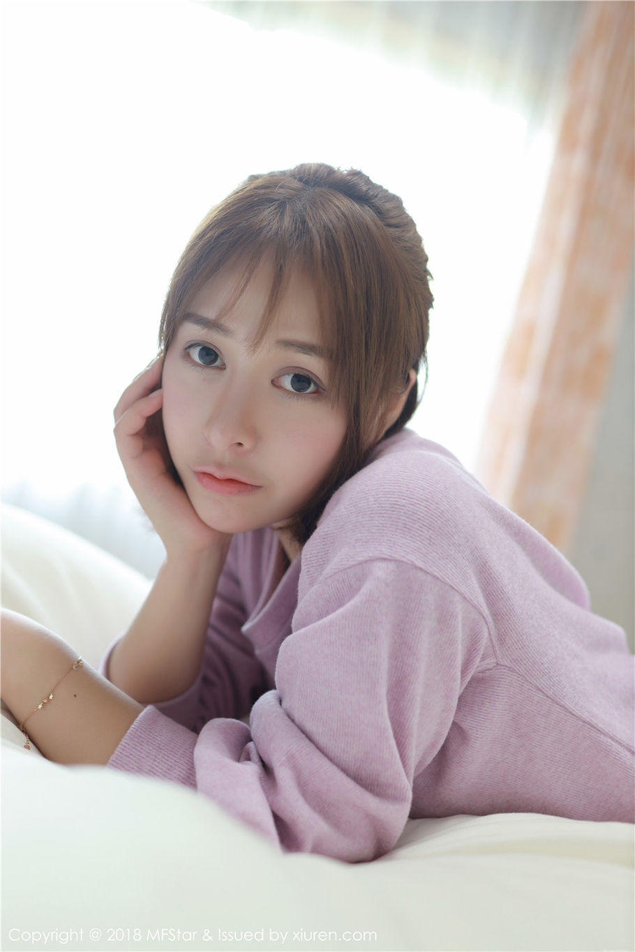 小清新美女Evelyn艾莉诱惑玉乳写真集