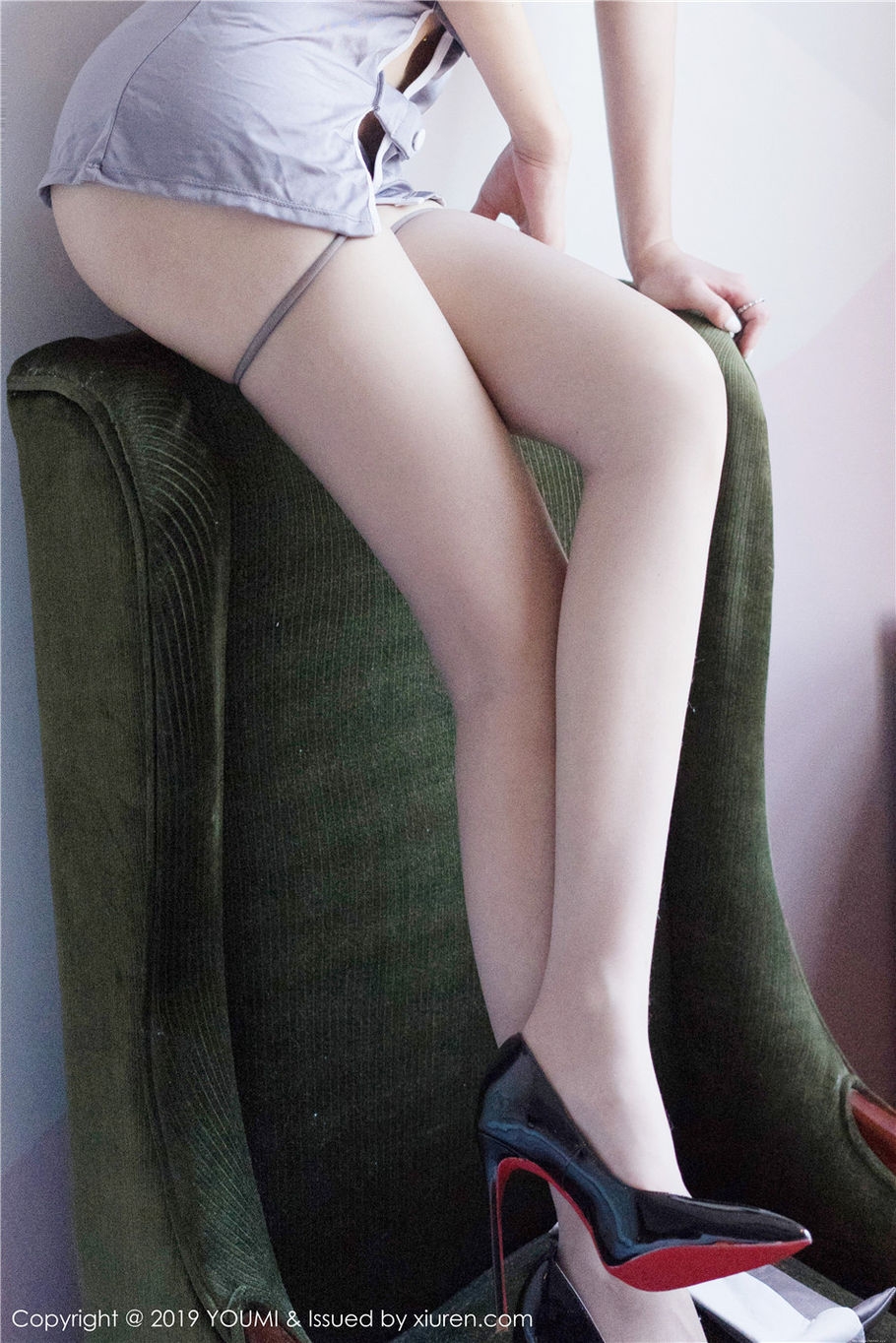 空姐孙梦瑶V翘臀美腿丝袜制服诱惑写真