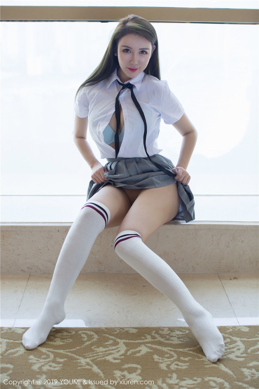 性感少妇Egg_尤妮丝学生制服酥胸诱惑私房照