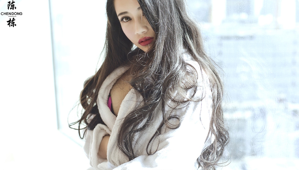 性感诱惑大胸美女车厘子撩人私房照