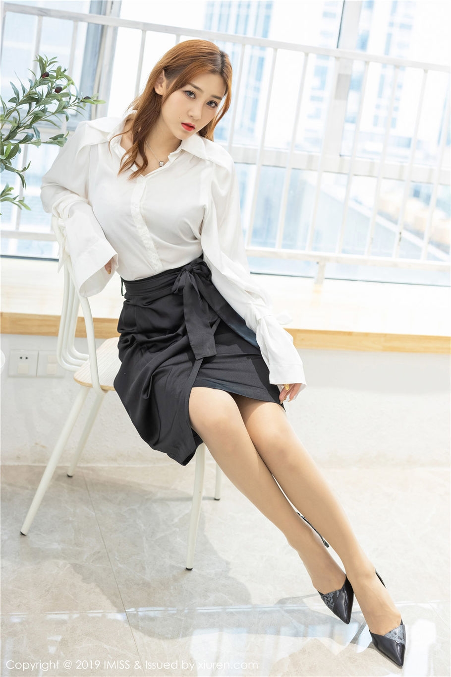 养眼秘书莉娜lena性感内衣酥胸诱惑写真