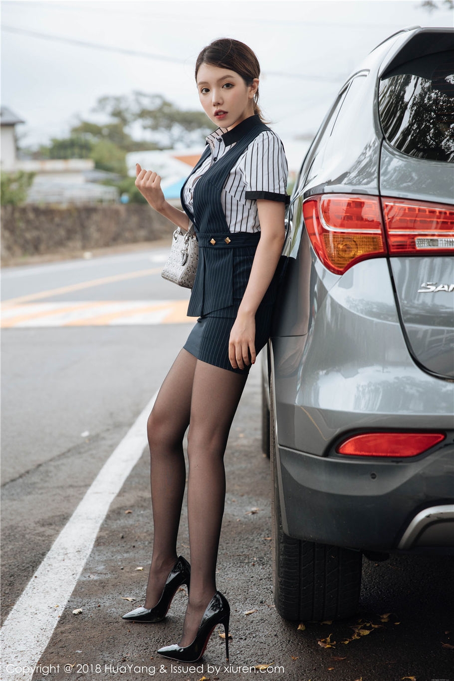 美乳秘书黄楽然丝袜美腿性感写真