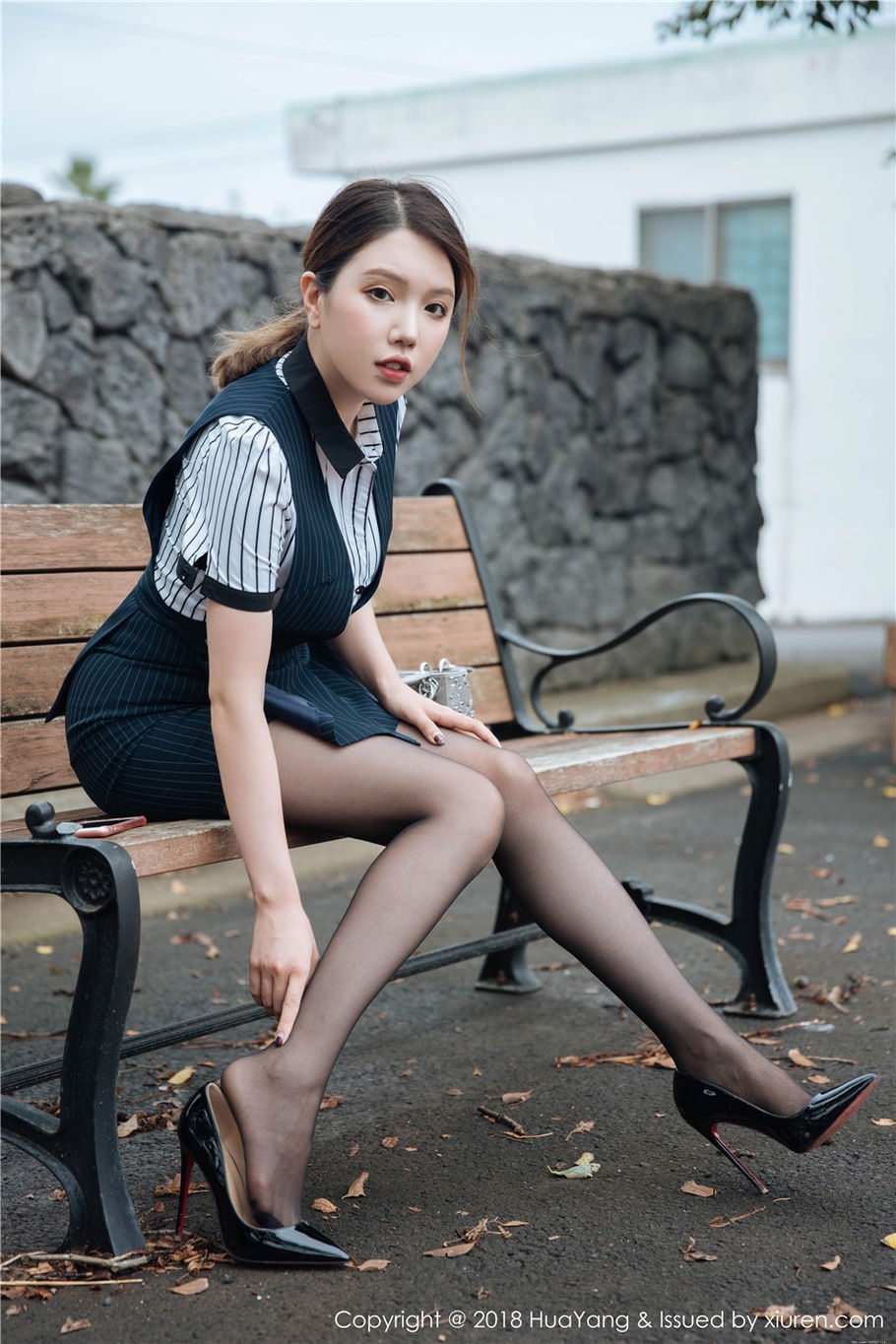 美乳秘书黄楽然丝袜美腿性感写真