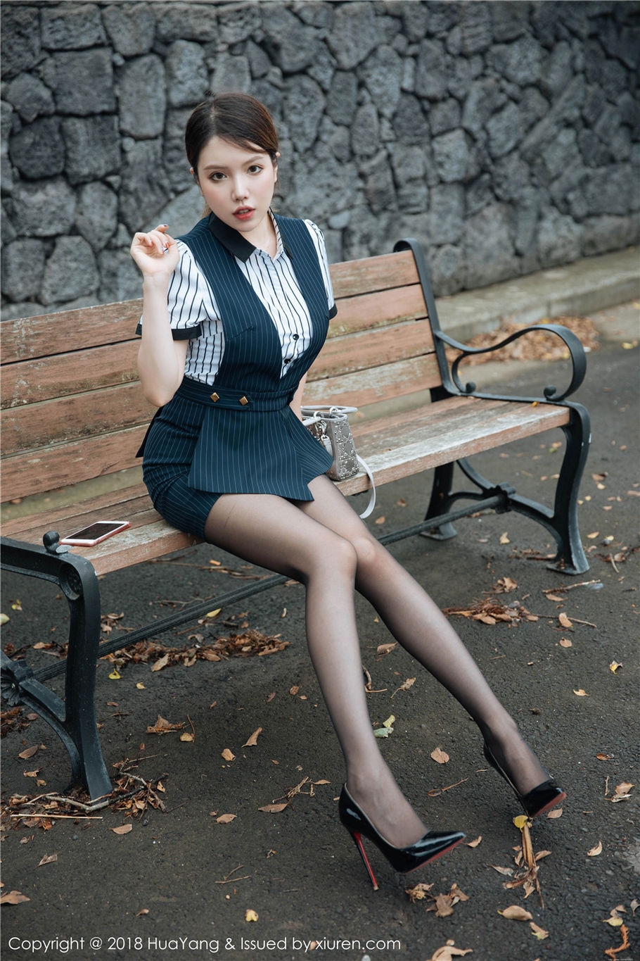 美乳秘书黄楽然丝袜美腿性感写真