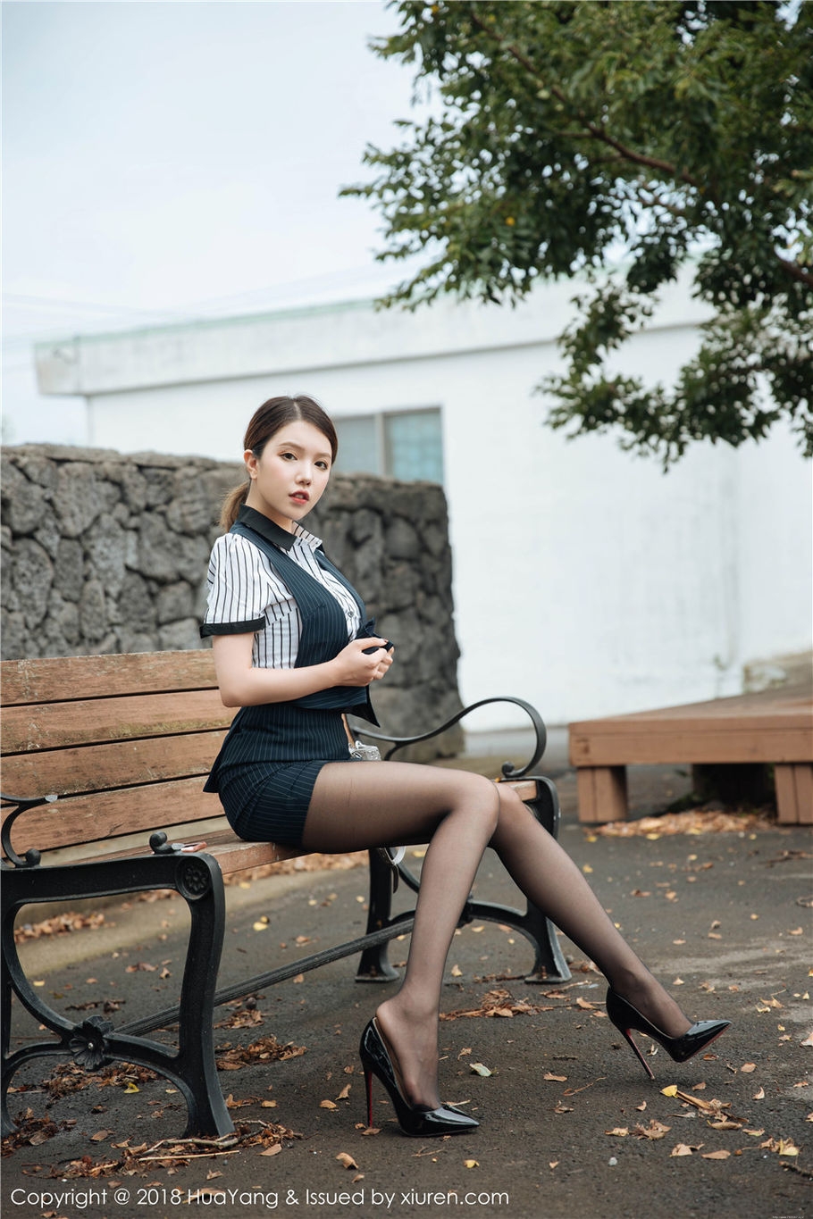 美乳秘书黄楽然丝袜美腿性感写真