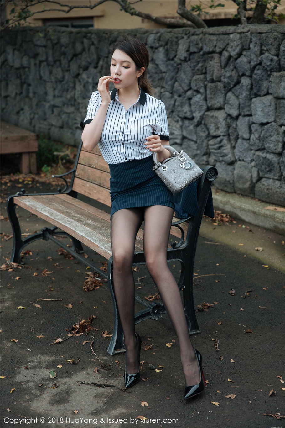 美乳秘书黄楽然丝袜美腿性感写真