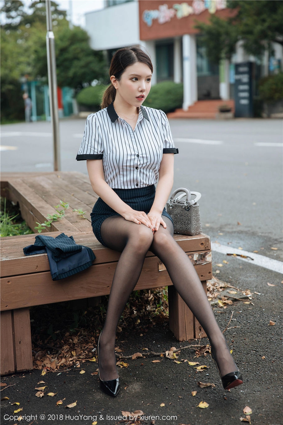 美乳秘书黄楽然丝袜美腿性感写真