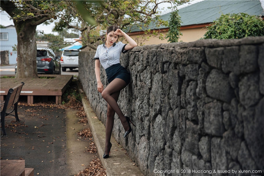 美乳秘书黄楽然丝袜美腿性感写真