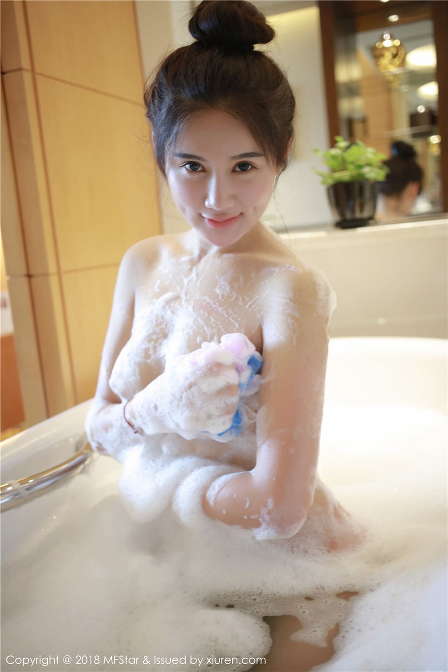 小清新美女程程CC浴室湿身大胆写真集