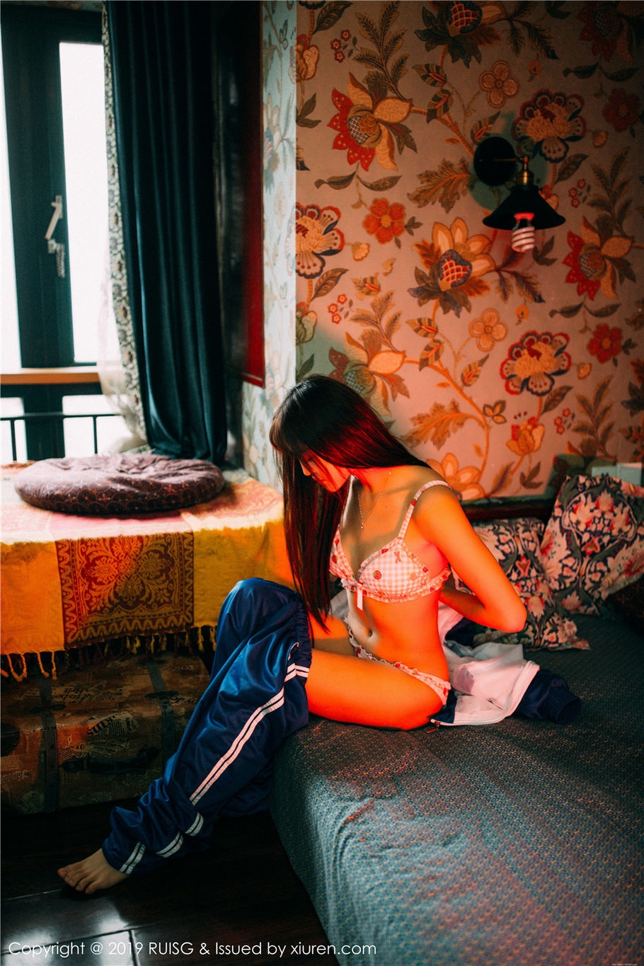 小清新美女圆圆Daphne学生装酥胸诱惑