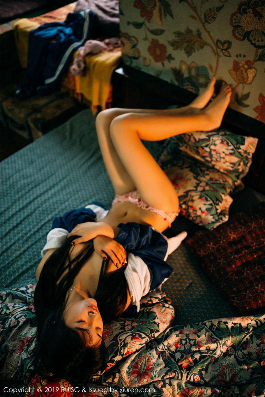 小清新美女圆圆Daphne学生装酥胸诱惑