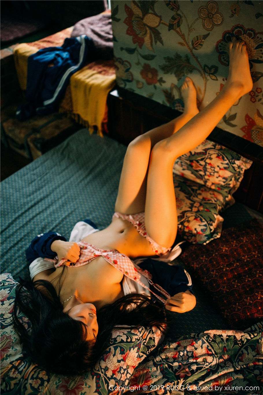 小清新美女圆圆Daphne学生装酥胸诱惑