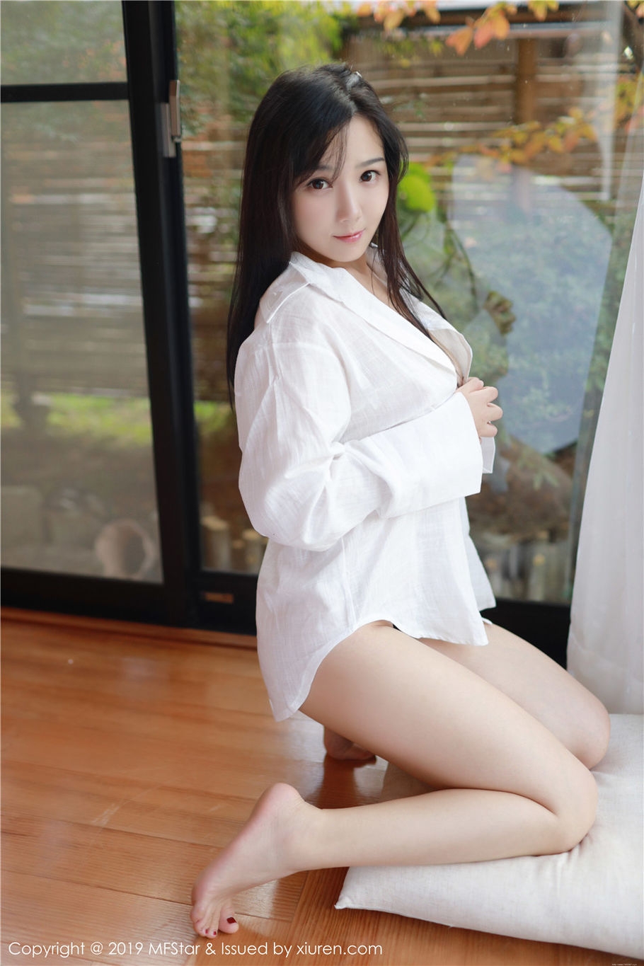 小清新美女徐微微mia诱惑美乳私房照