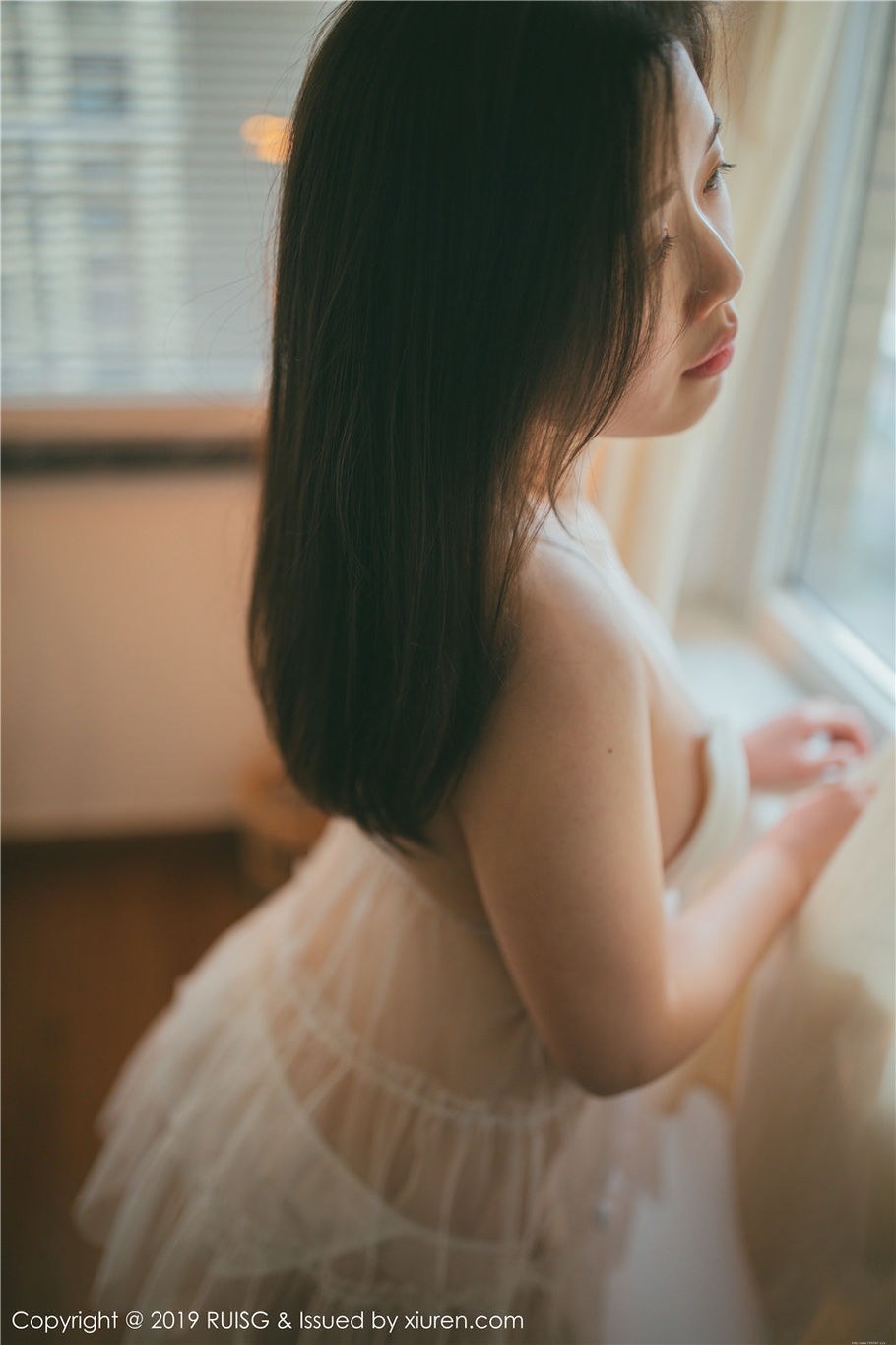 性感少妇浪漫果味蕾丝情趣内衣私拍图片