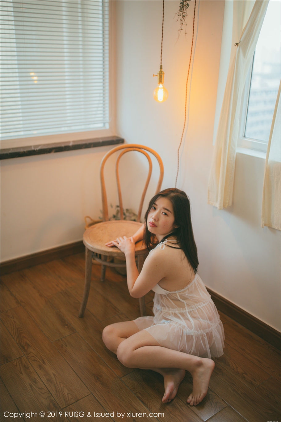 性感少妇浪漫果味蕾丝情趣内衣私拍图片