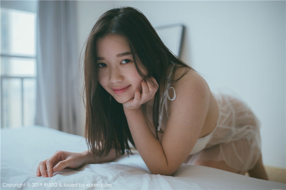 性感少妇浪漫果味蕾丝情趣内衣私拍图片