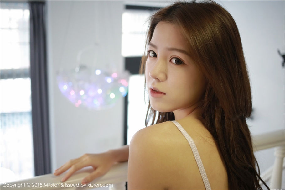 小清新美女卤蛋luna内衣唯美写真