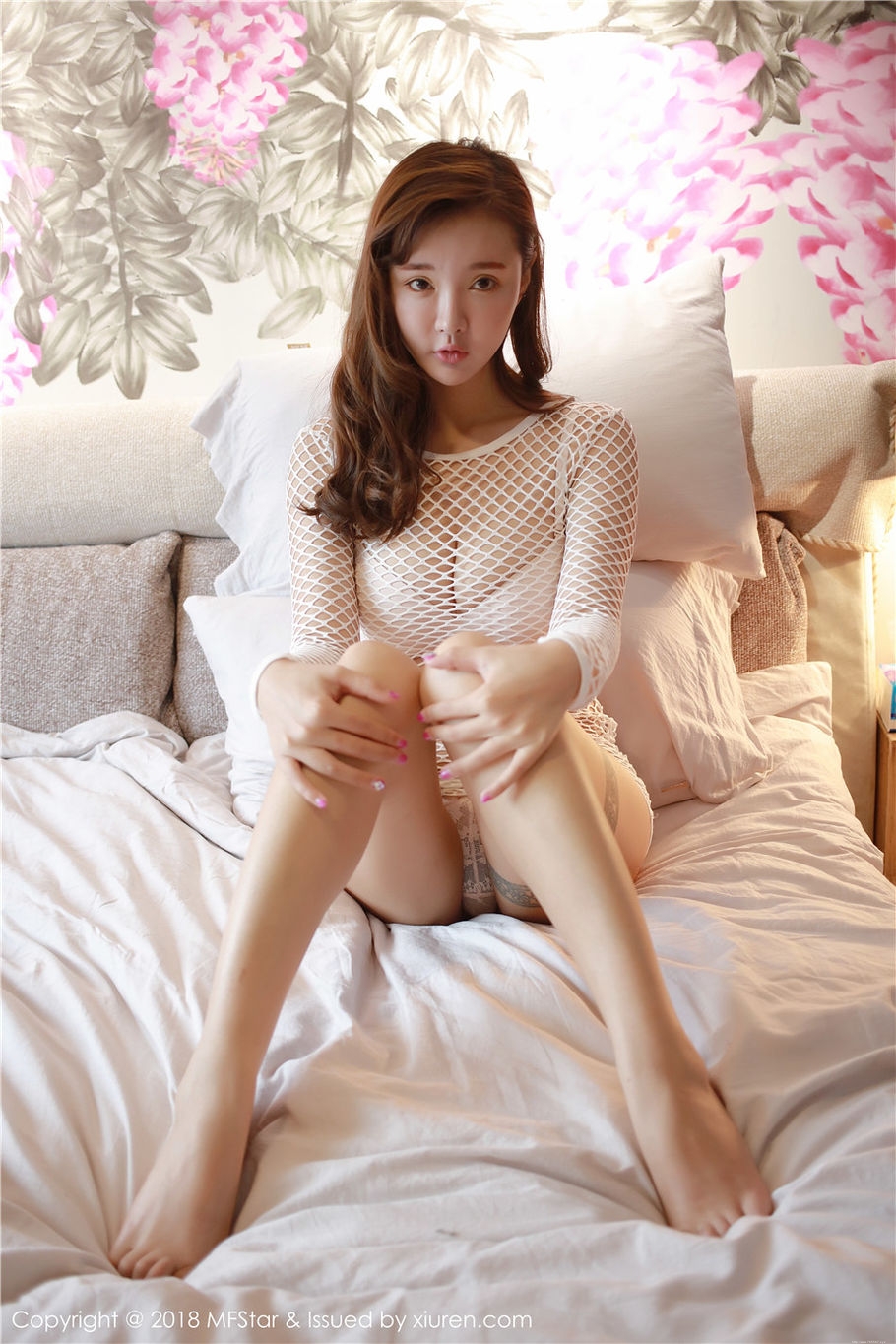 小清新美女佳佳JiaJia情趣内衣美乳诱惑写真集