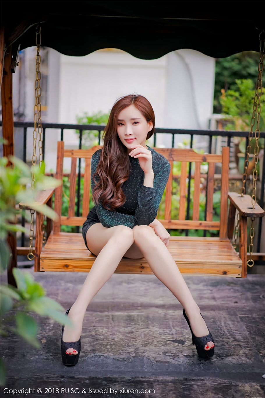 美胸性感少妇奶瓶土肥圆矮挫丑黑穷超短裙真空写真