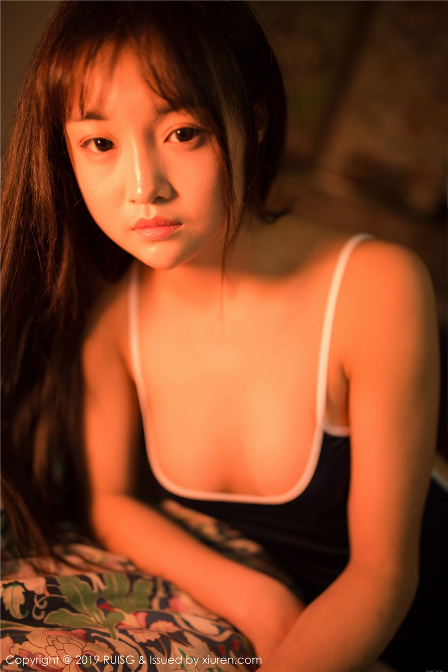 甜美女生圆圆Daphne连体泳装美腿诱惑私房照