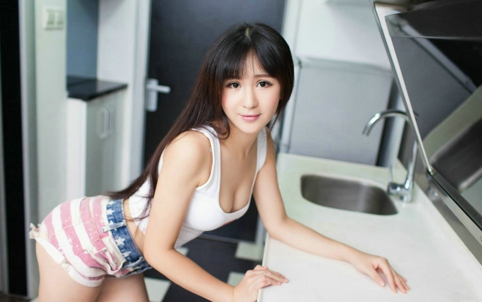 最性感女神美女牛仔短裤搭配私房照摄影图