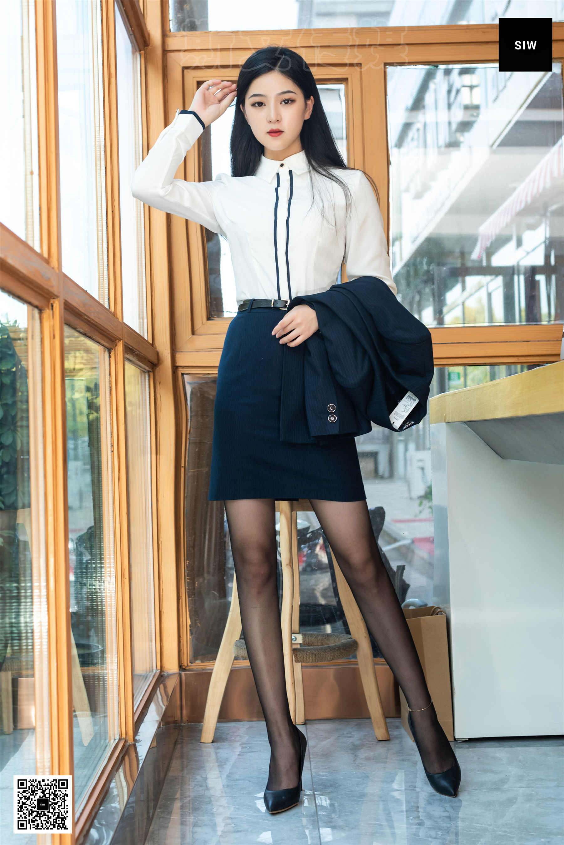 小谈《黑丝文员》 [斯文传媒SIW] 写真集