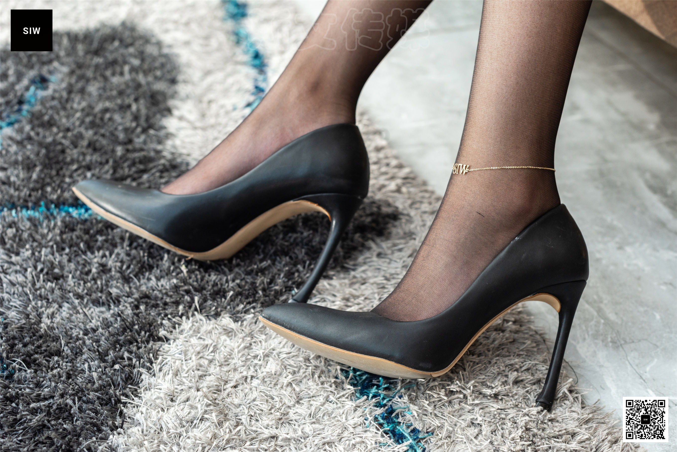 小谈《黑丝文员》 [斯文传媒SIW] 写真集