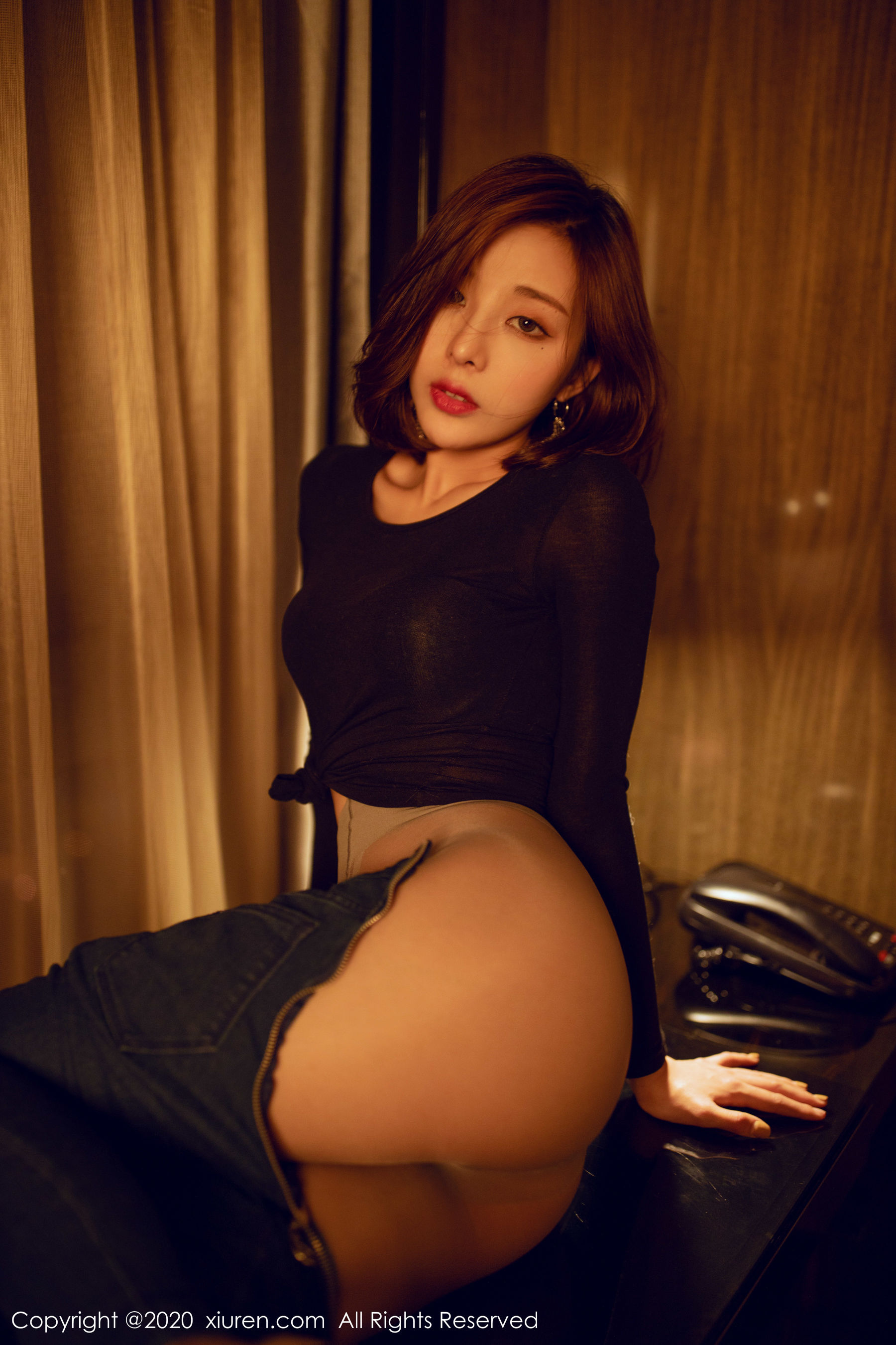 陈小喵《性感拉链牛仔裤丝袜诱惑》 [秀人XIUREN] No.1986 写真集