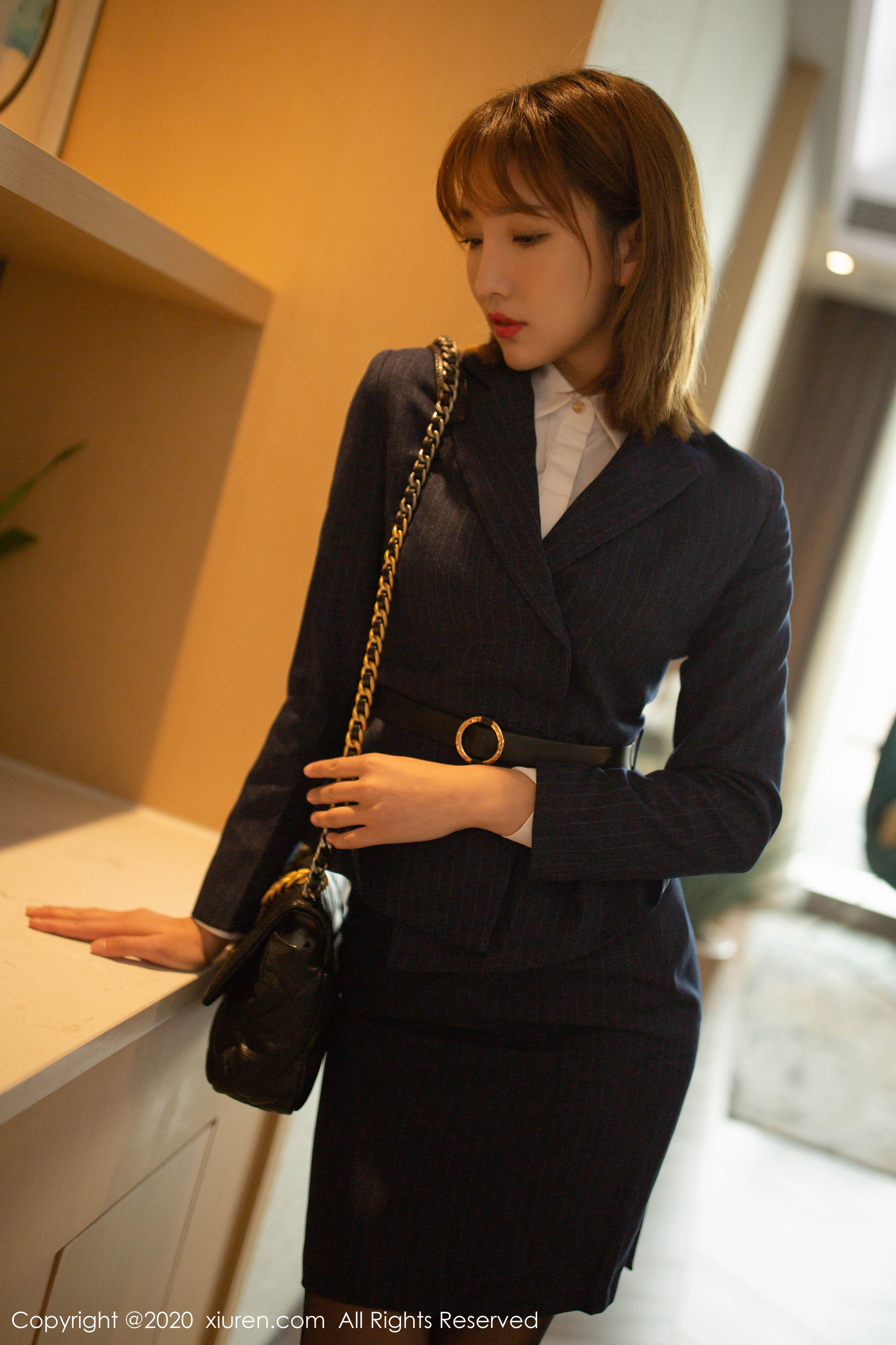 [秀人XIUREN] No.2081 陆萱萱 《束缚之屋主题》 写真集