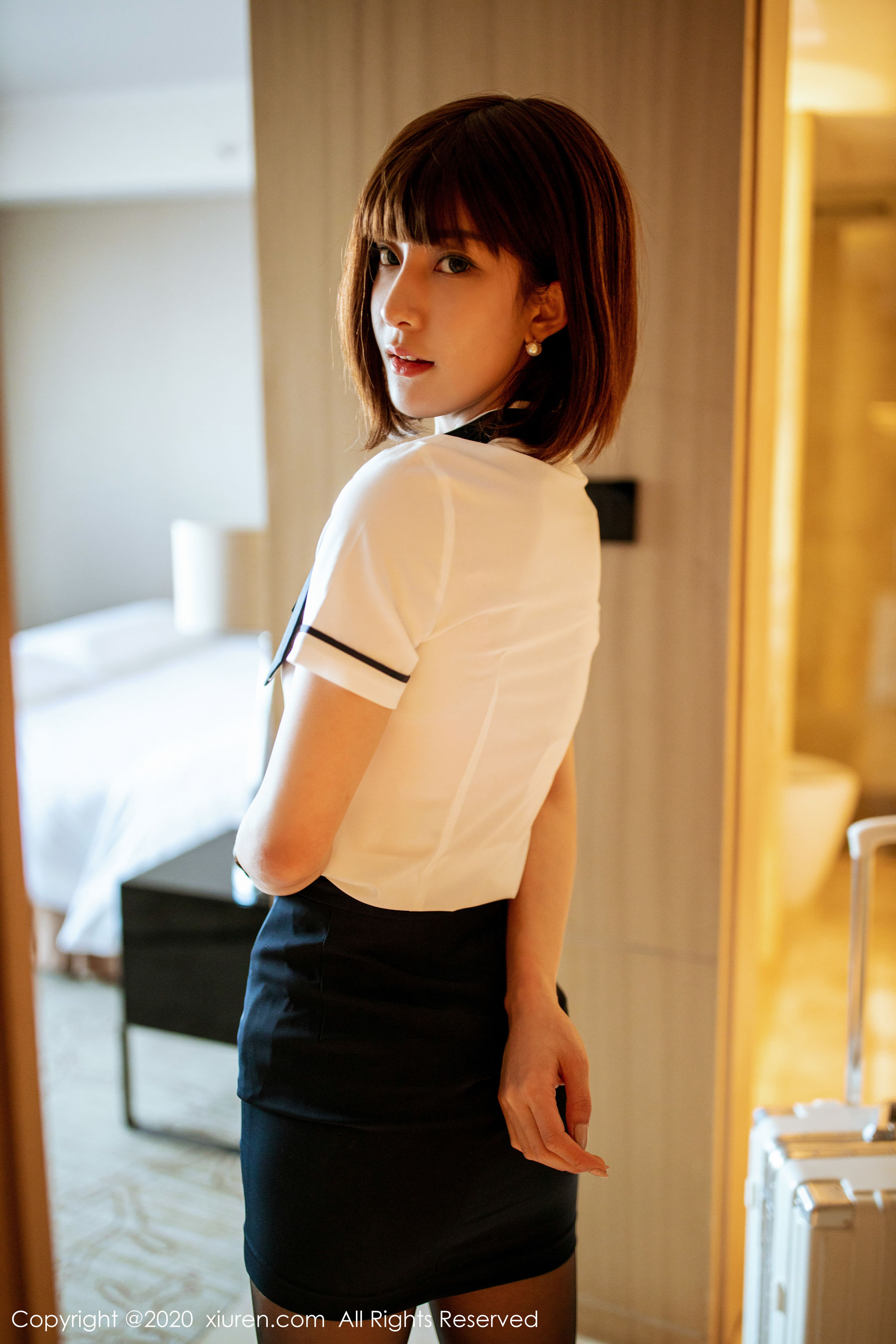 [秀人XIUREN] No.2082 林文文yooki 《黑丝空姐的温柔服务》 写真集