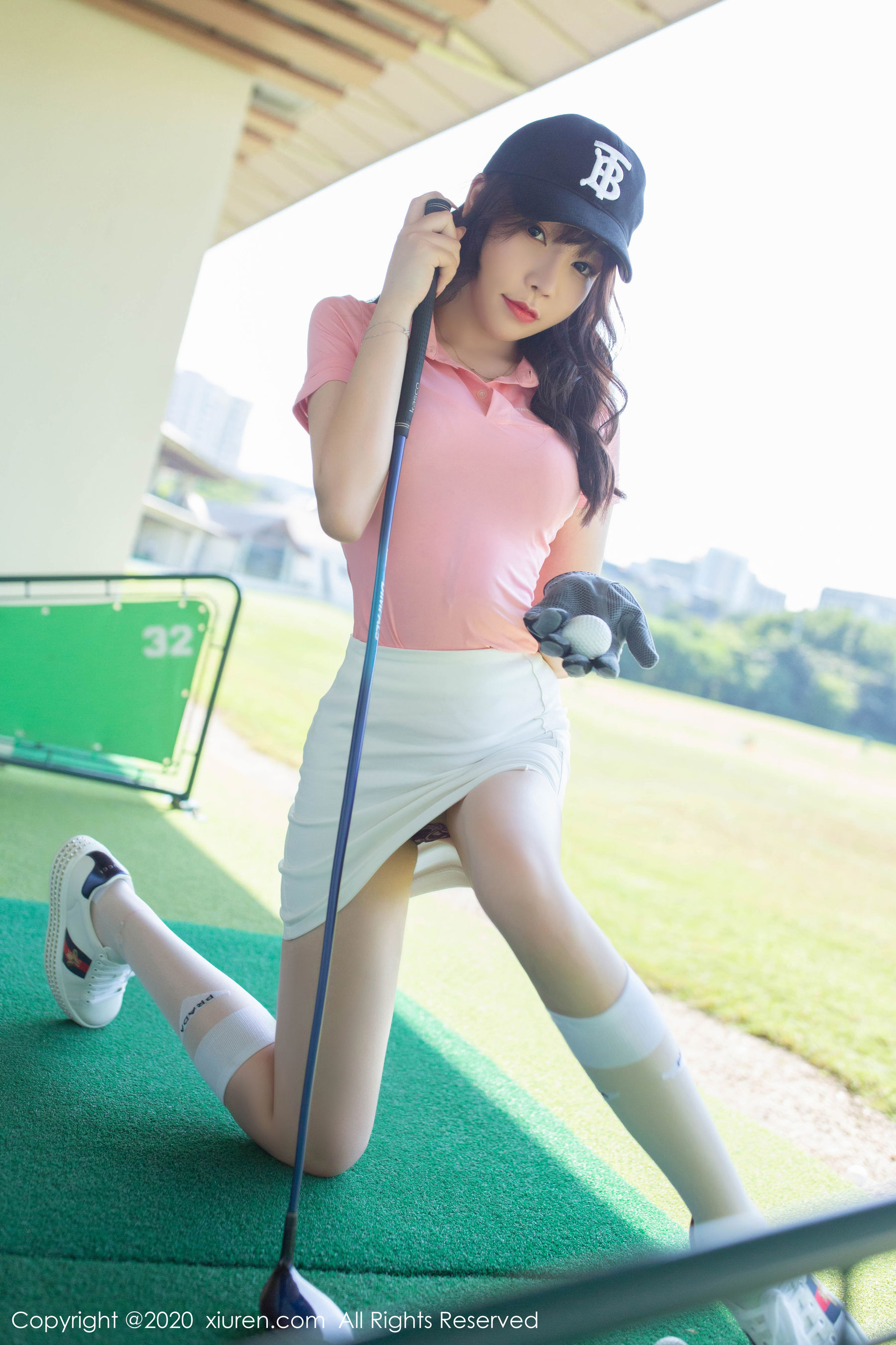 [秀人XIUREN] No.2091 芝芝Booty 《高尔夫主题》 写真集
