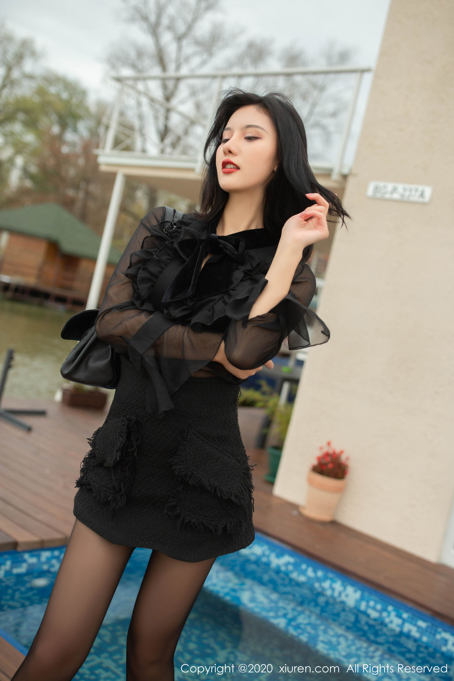 [秀人XIUREN] No.2128 就是阿朱啊&amp;陆萱萱 《置业顾问主题系列》 写真集