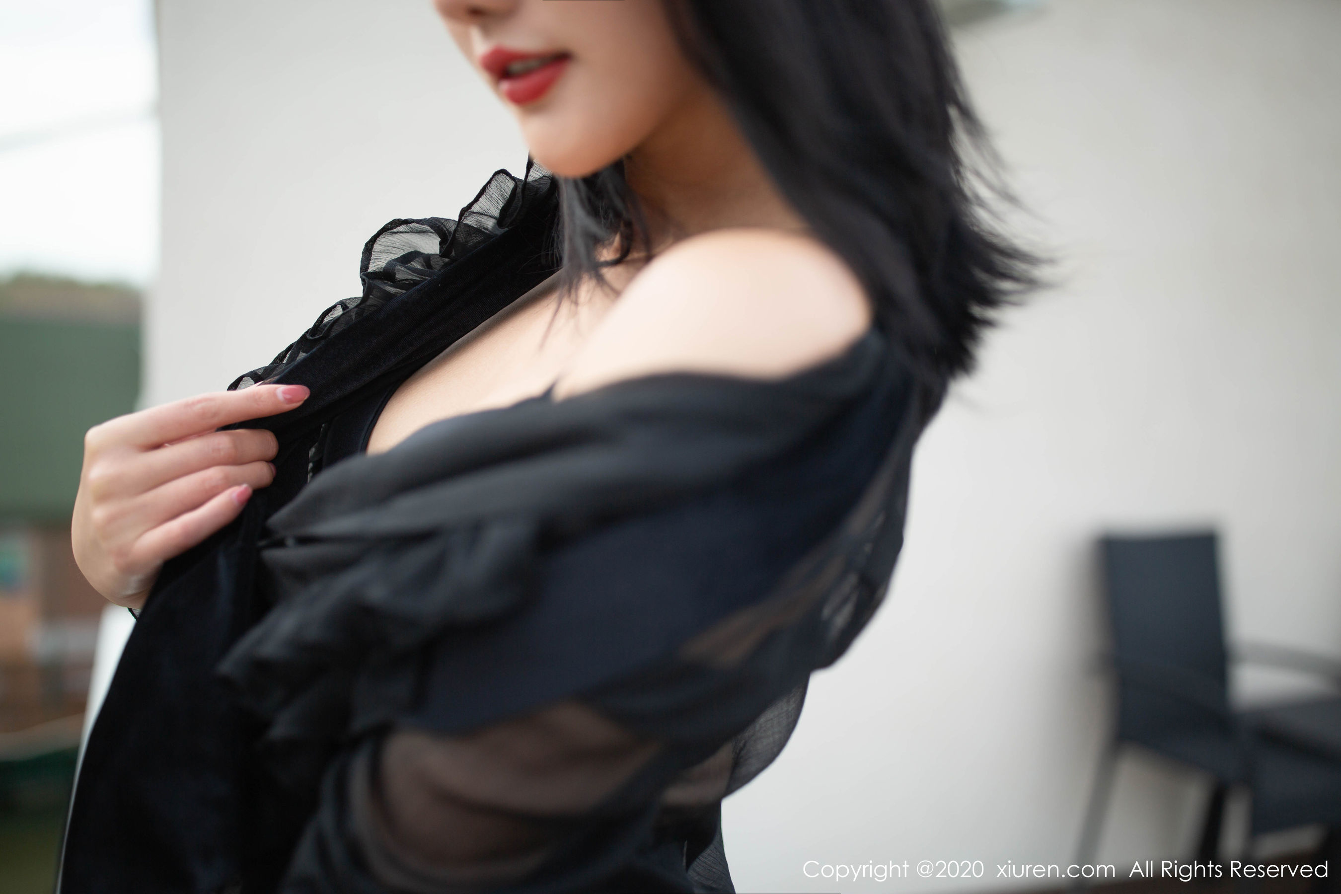 [秀人XIUREN] No.2128 就是阿朱啊&amp;陆萱萱 《置业顾问主题系列》 写真集