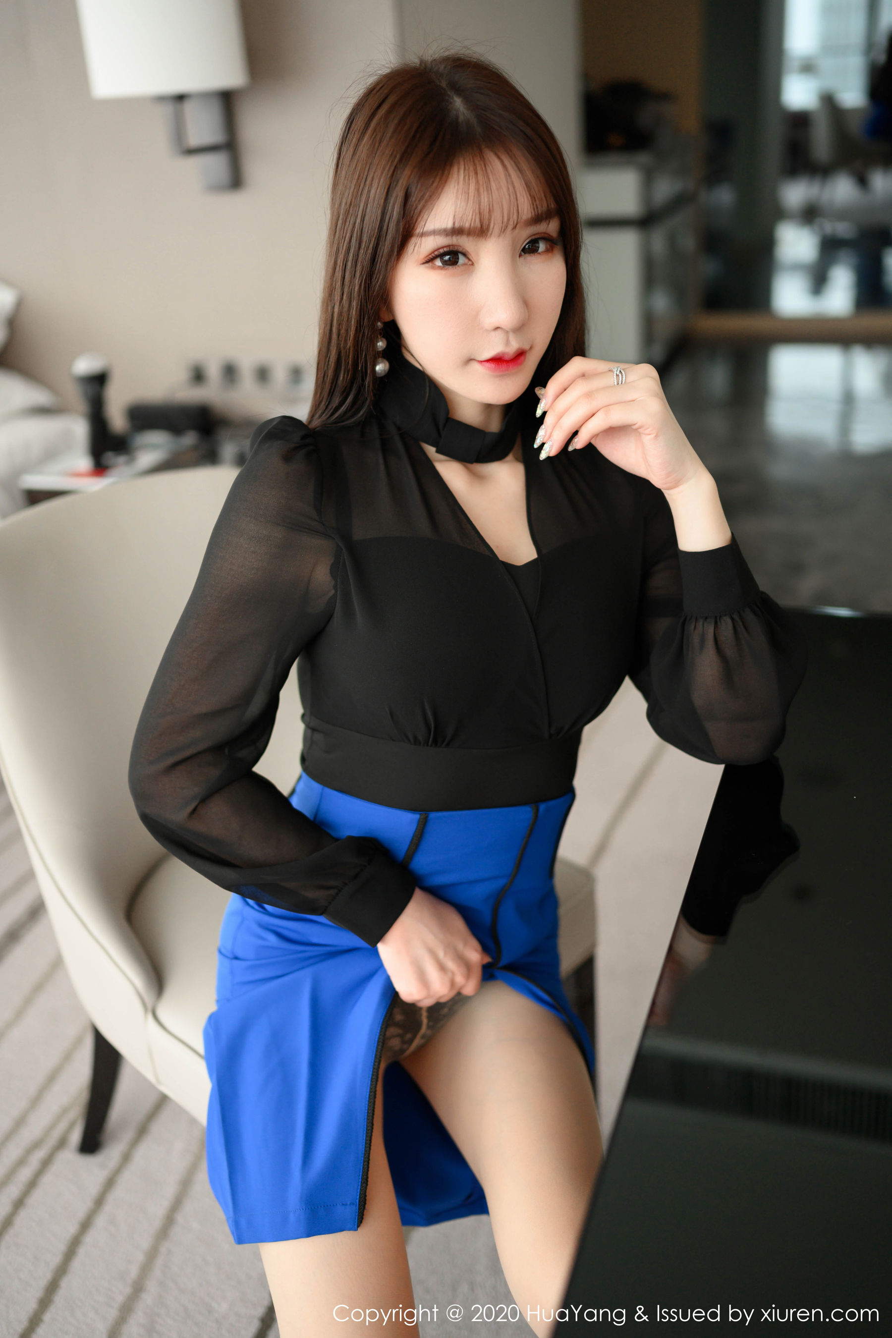 [花漾HuaYang] Vol.229 周于希Sandy 《桌底下的秘密》 写真集