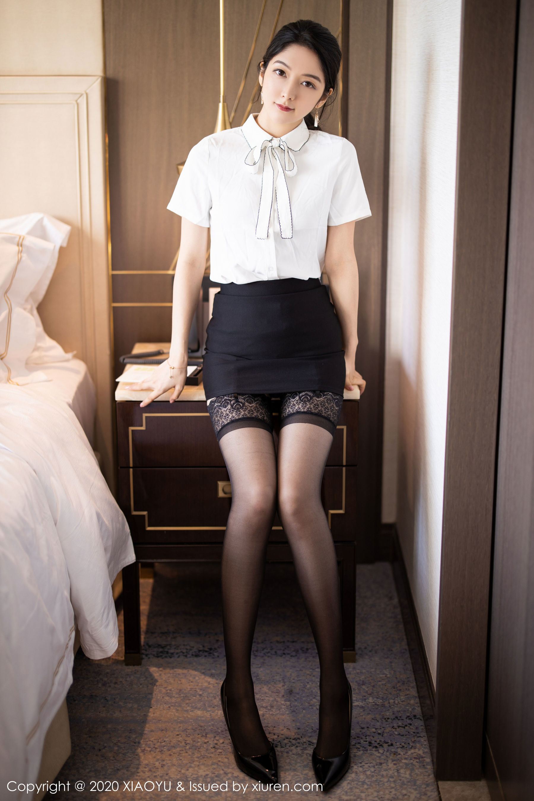 [语画界XIAOYU] Vol.258 Angela小热巴 《黑丝吊袜的OL》 写真集