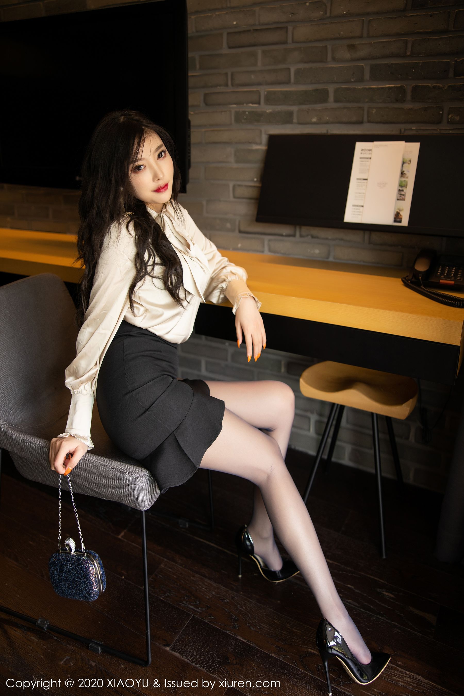 [语画界XIAOYU] Vol.263 杨晨晨sugar 《极致黑丝美腿魅惑》 写真集