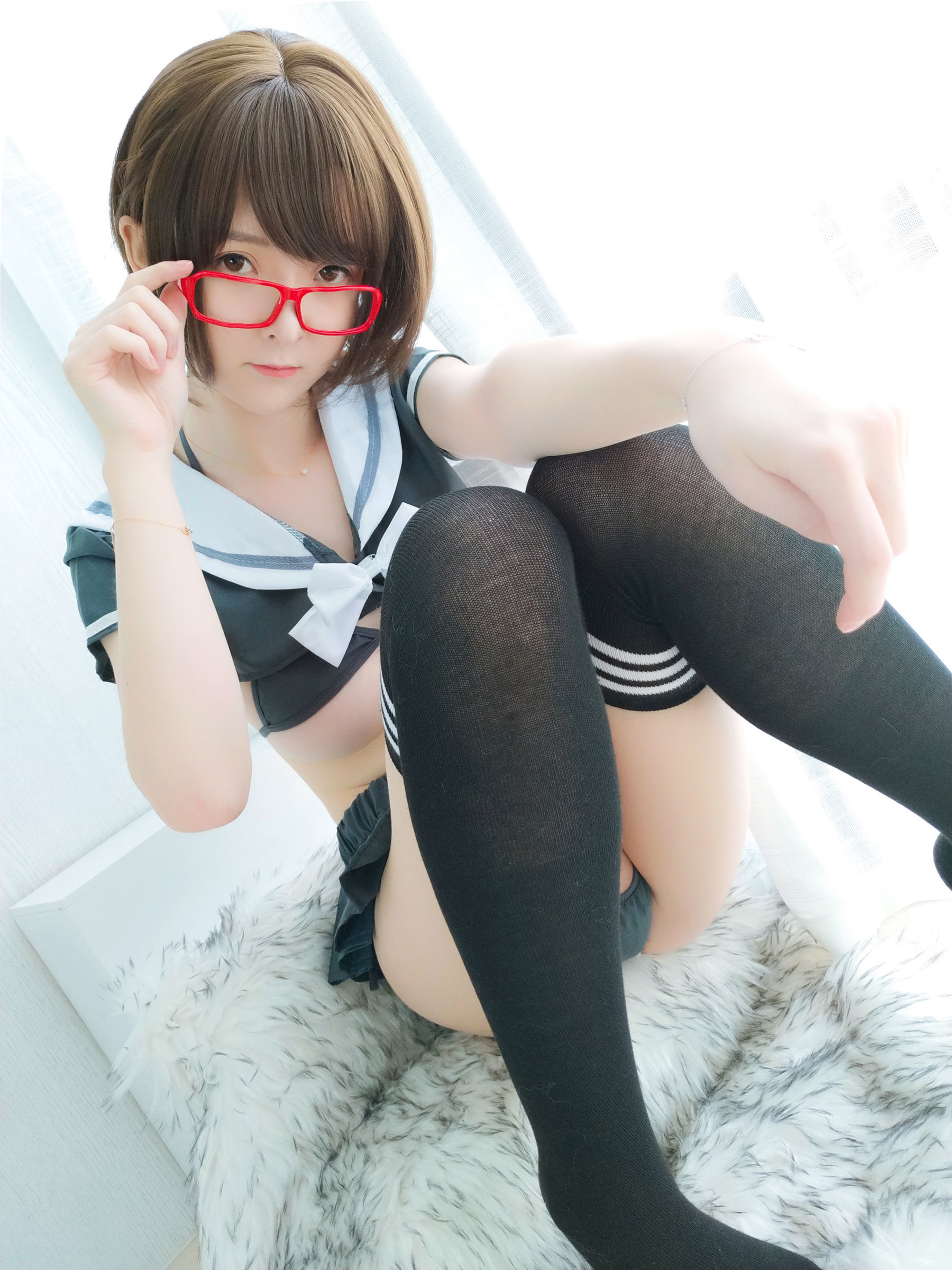 [网红Coser] 一小央泽 《早安学妹》 写真集